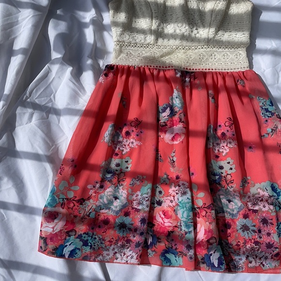 Flowy floral dress - Picture 3 of 4